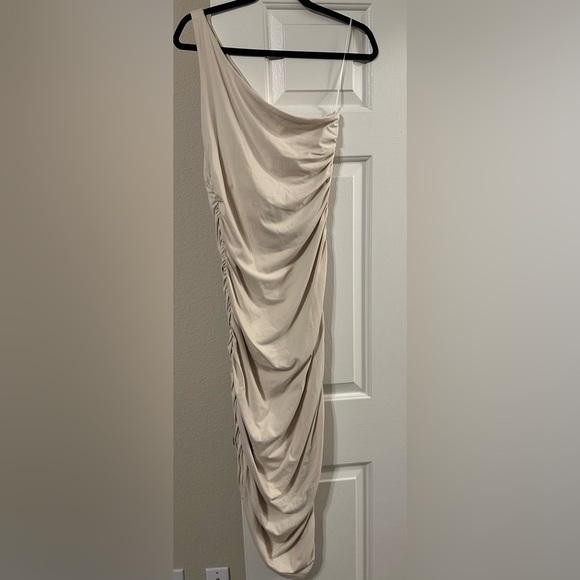 Susana Monaco One Arm Gathered dress Blanched Almond Color - Picture 3 of 5